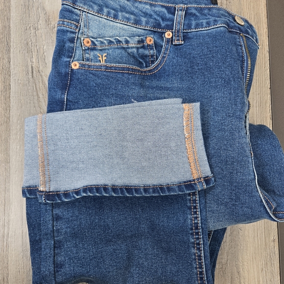 FRYE Women's Croppes Jeans NWOT Sz12 - Picture 4 of 5